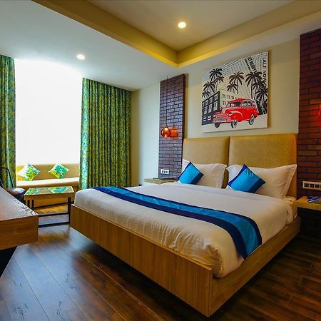 Hotel Mint Otm Hyderabad Bagian luar foto