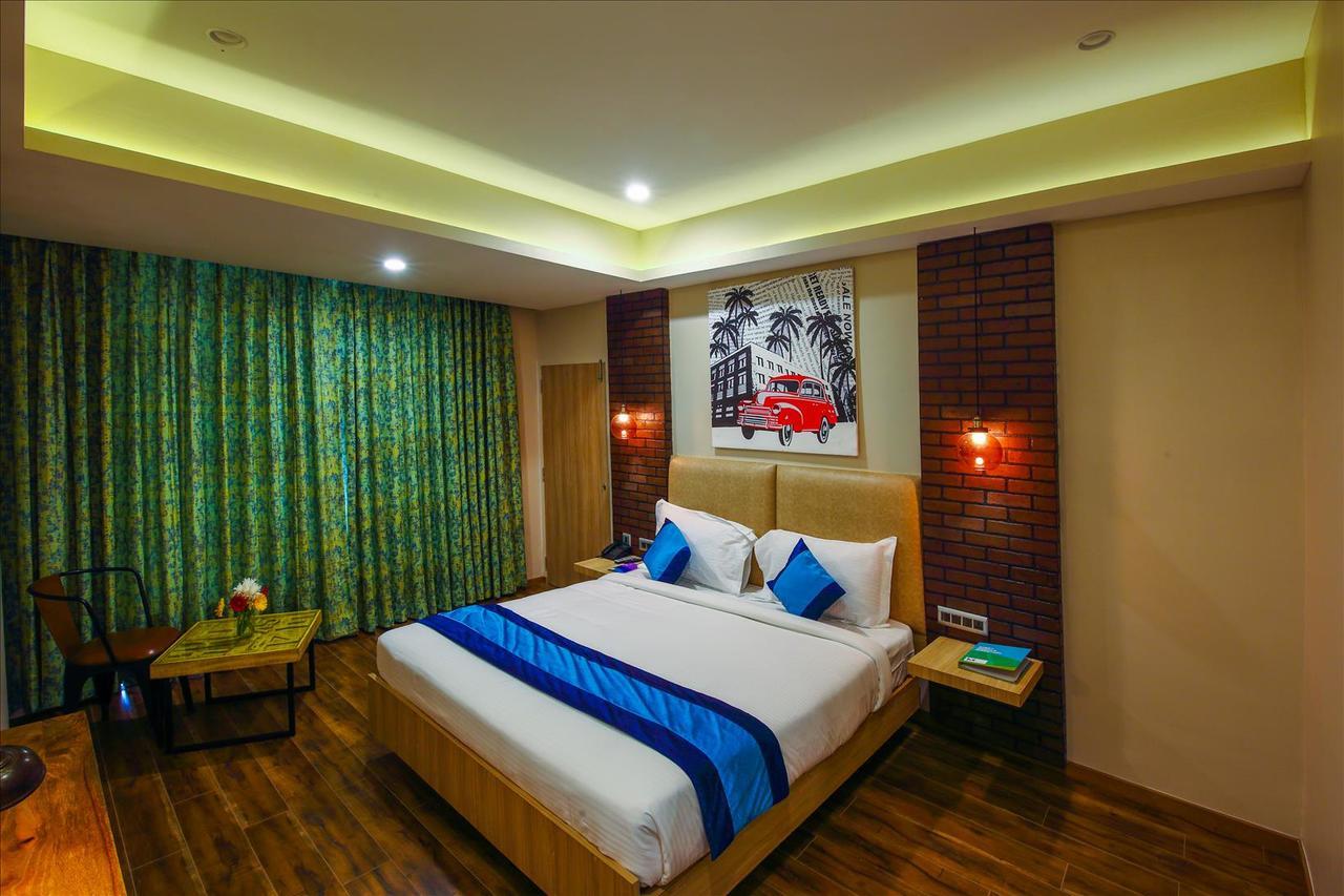 Hotel Mint Otm Hyderabad Bagian luar foto