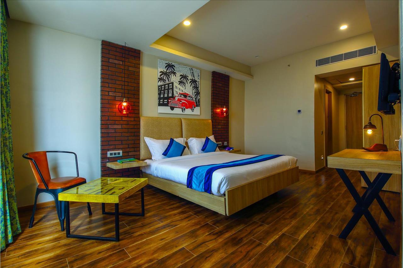 Hotel Mint Otm Hyderabad Bagian luar foto