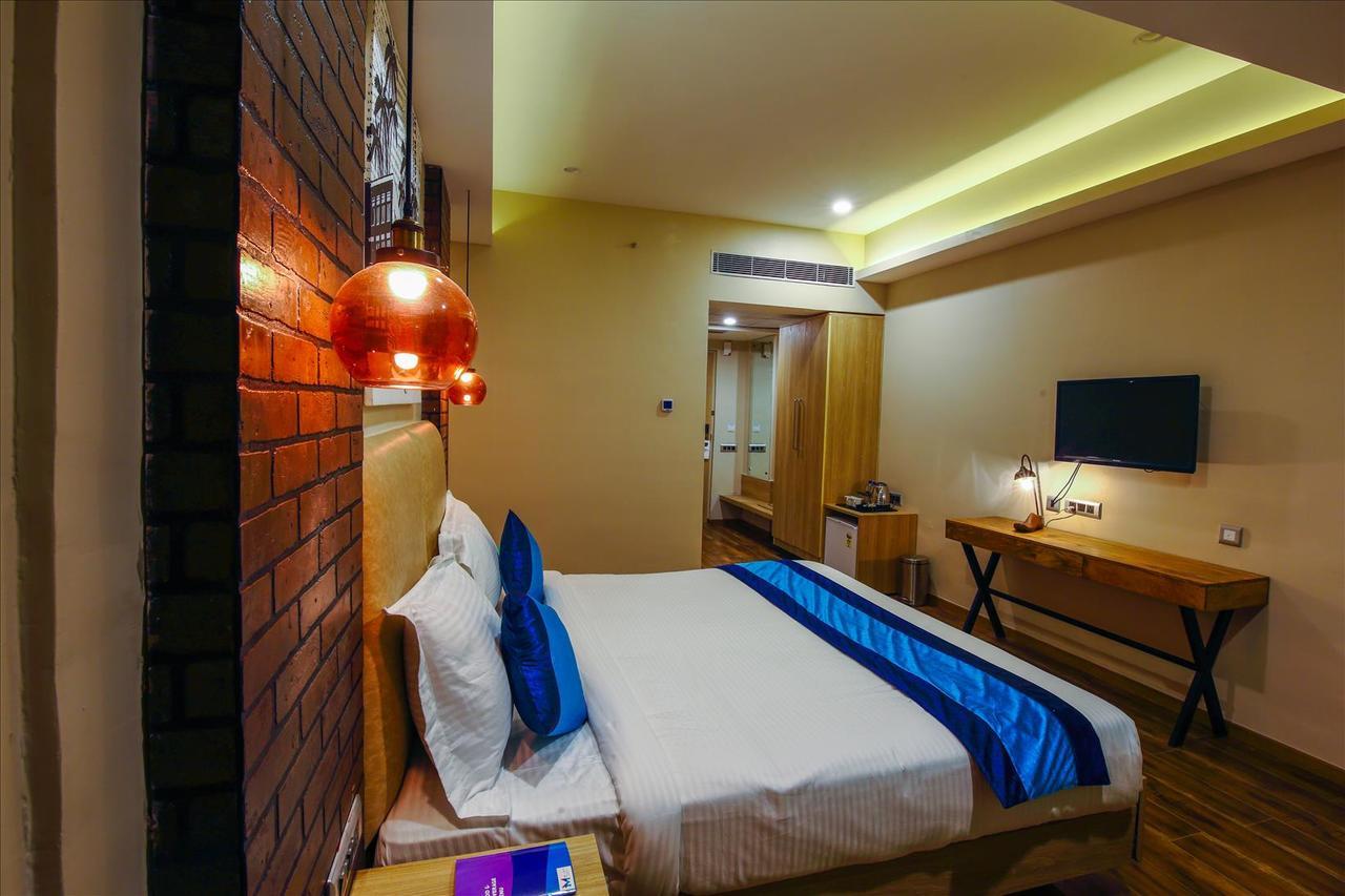 Hotel Mint Otm Hyderabad Bagian luar foto