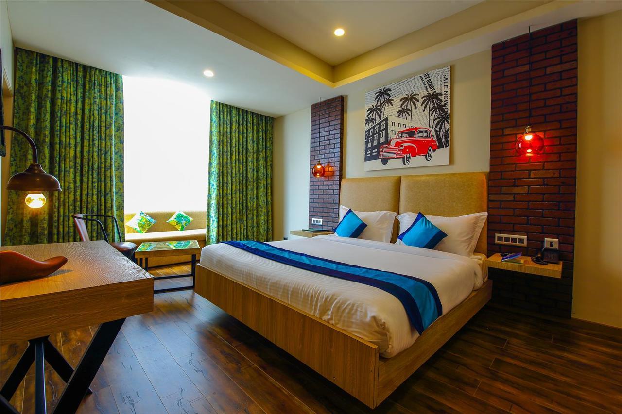 Hotel Mint Otm Hyderabad Bagian luar foto