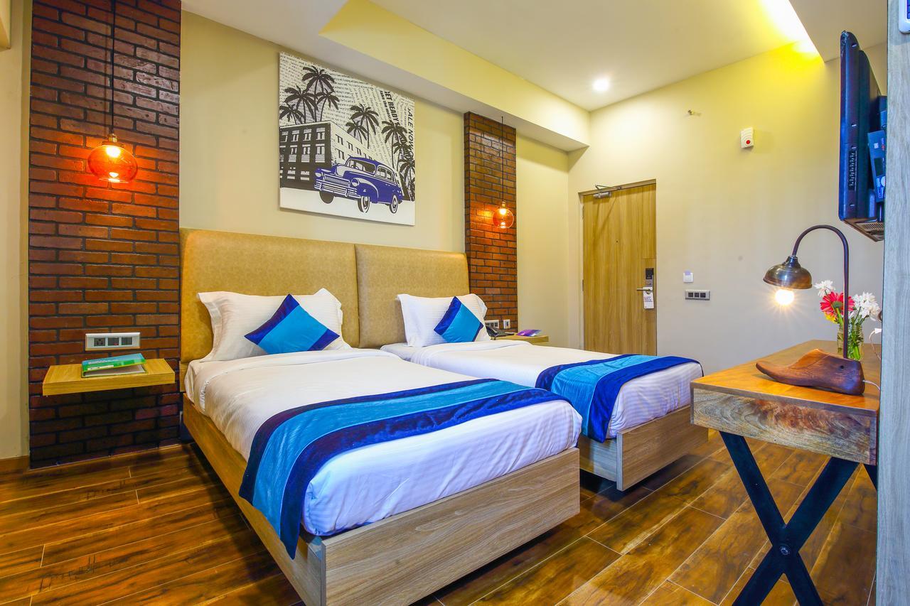 Hotel Mint Otm Hyderabad Bagian luar foto