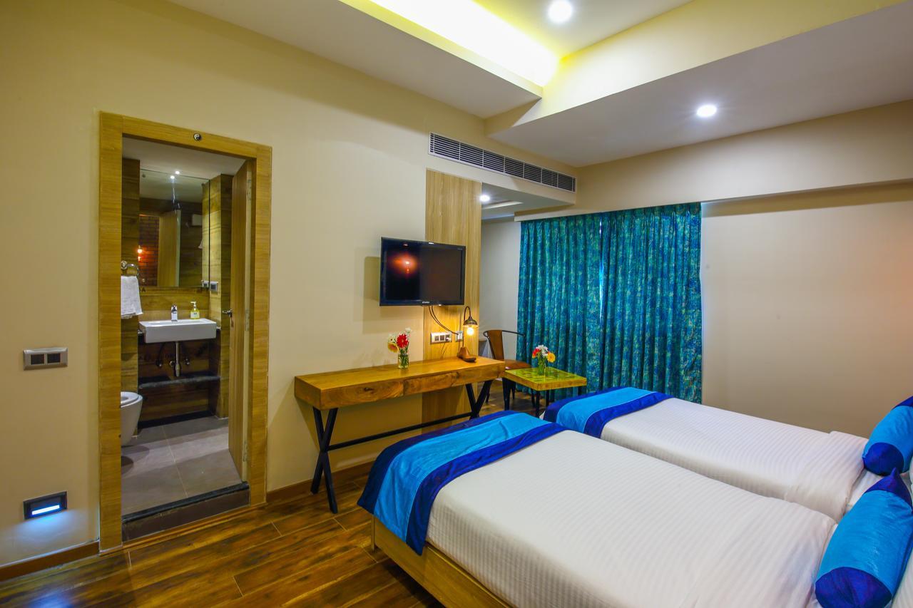 Hotel Mint Otm Hyderabad Bagian luar foto