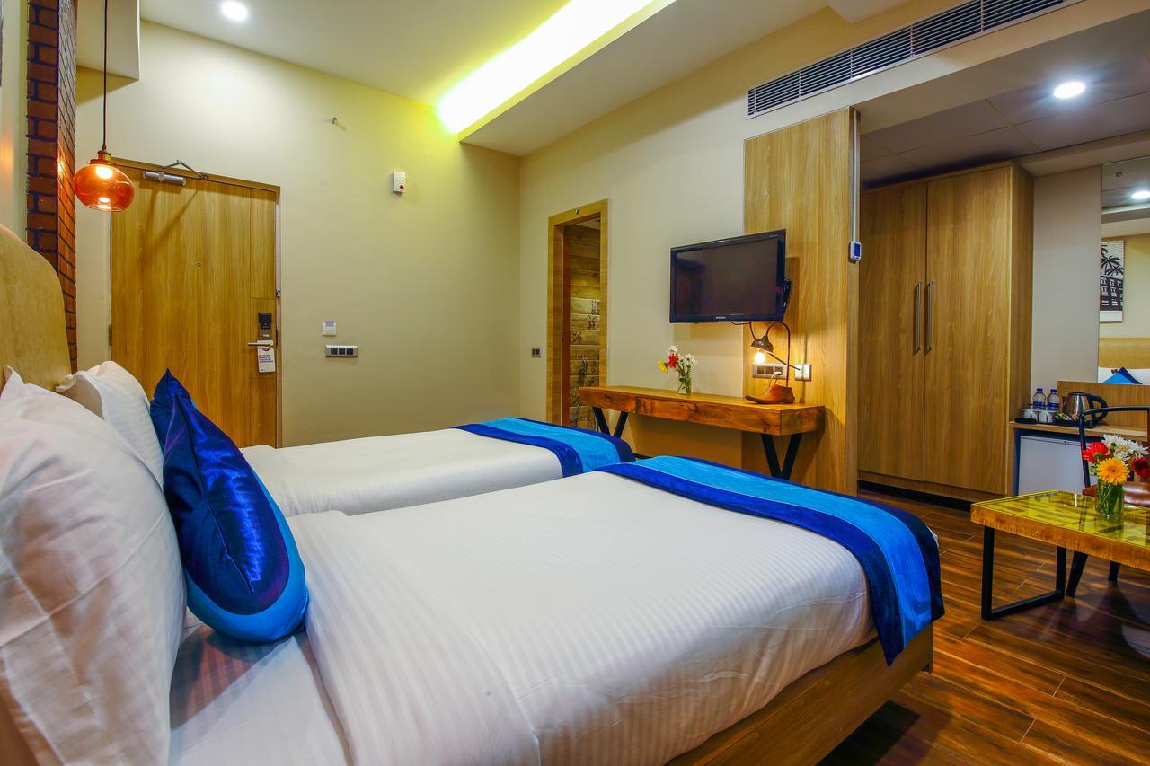 Hotel Mint Otm Hyderabad Bagian luar foto