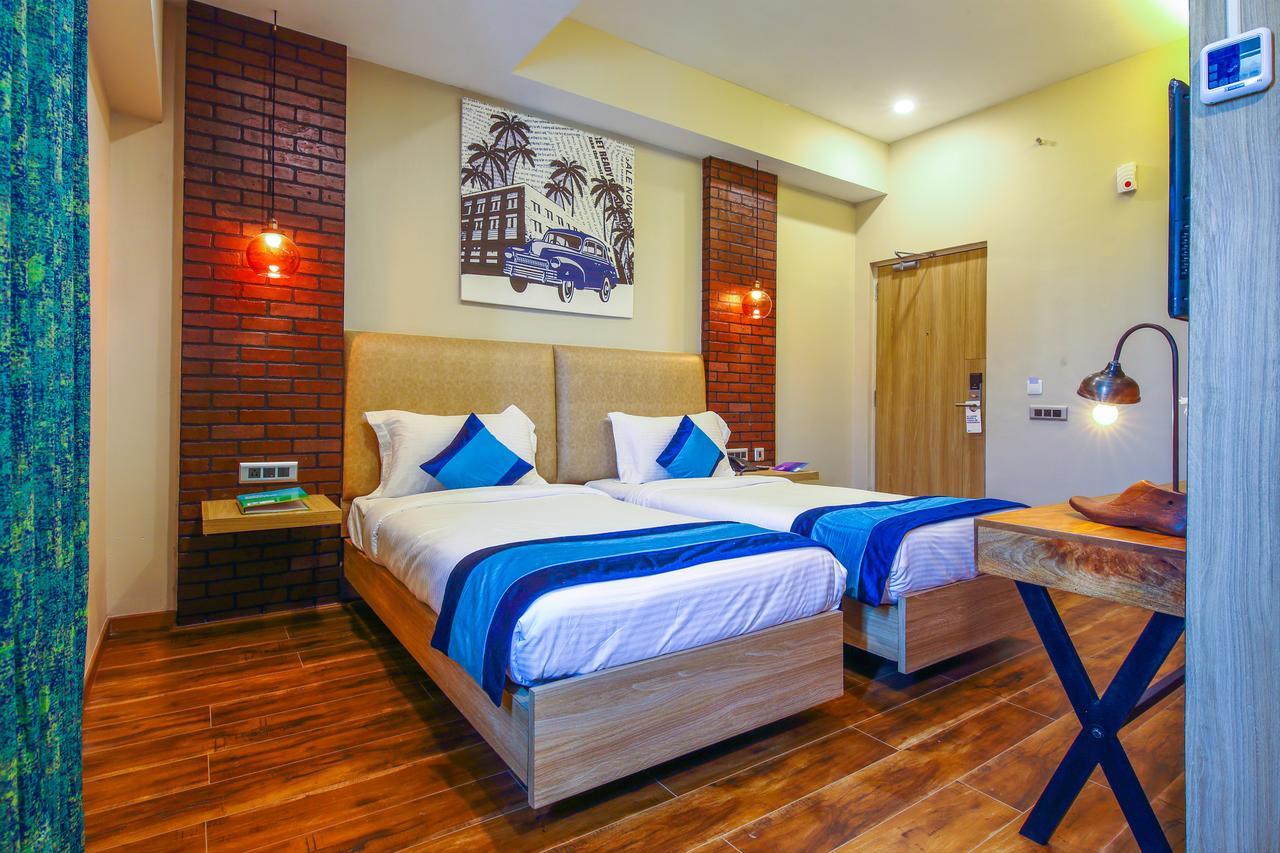 Hotel Mint Otm Hyderabad Bagian luar foto